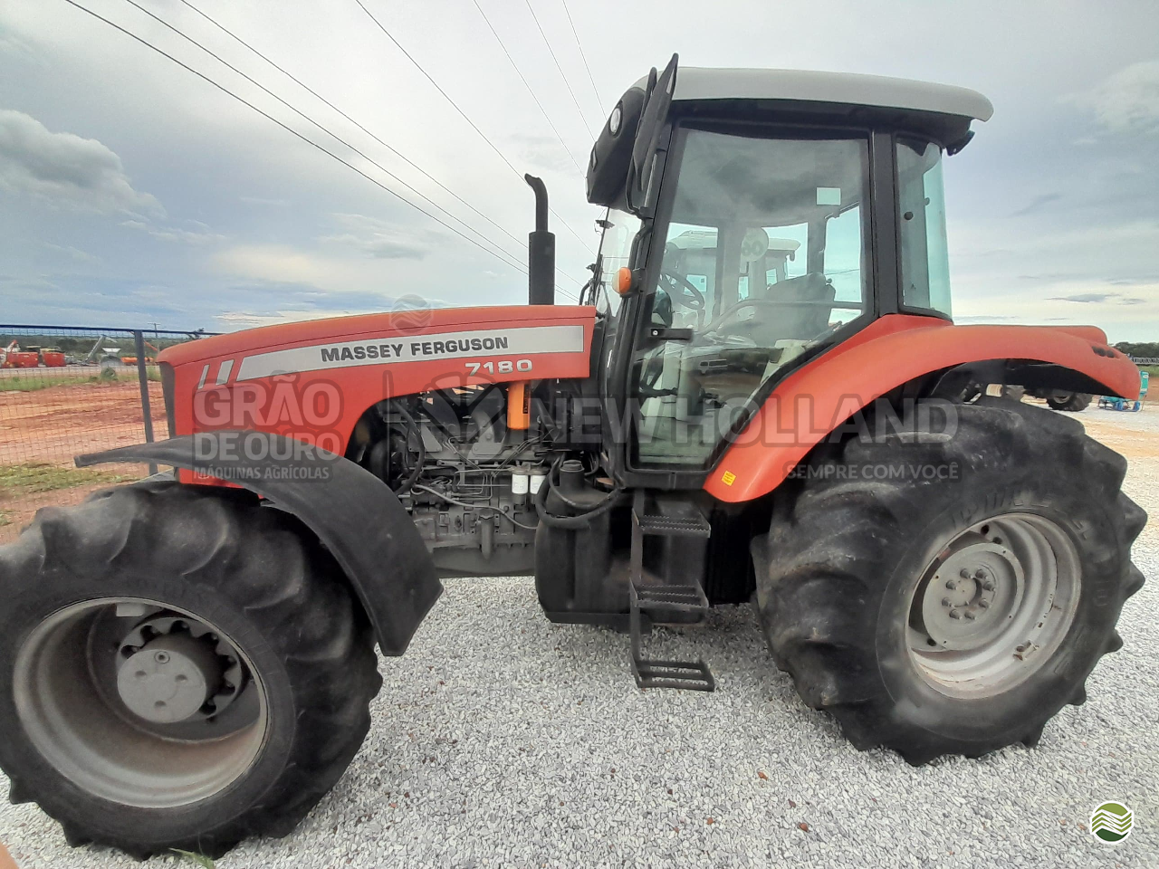 TRATOR MASSEY FERGUSON MF 7180 Tração 4x4 Grão de Ouro - New Holland GURUPI TOCANTINS TO
